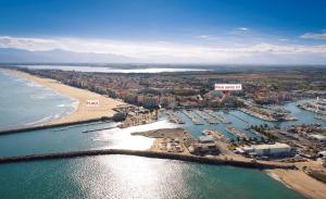 Panoramic view, Quiet, Modern, Wi-Fi, Parking