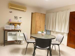 Hospedaje Aldana - Habitación L E R D O en zona centro