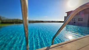 CSS Coastal Smart Superior With Gym Spacious Apt