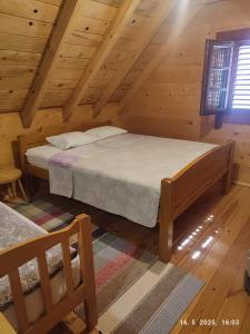 Cypres, modern wooden house with free parking