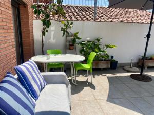 Tranquilo y con terraza