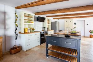 Maisons de vacances Chic Converted Stables : photos des chambres