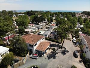Campings Domaine Residentiel de Plein Air Escale du Perthuis : photos des chambres