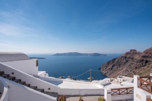 Smaro Studios Santorini Greece