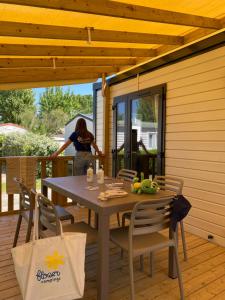 Campings Domaine Residentiel de Plein Air Escale du Perthuis : Comfort Mobile Home (6 Adults) - Beach Side