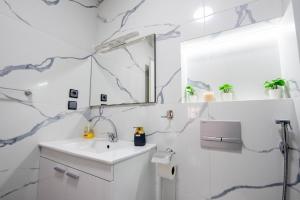 Sunny family apartment with Moroccan charm