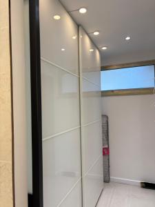 2 pièces centre Juan moderne avec piscine tennis