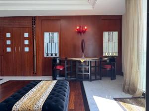 Deluxe Olivers House