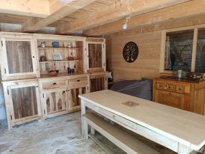 Maisons de vacances Grande grange atypique proche des Gorges du Tarn : photos des chambres