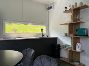 rishko resort - Lake View - Private Sauna - free Parking - 24hr Self chceck-in