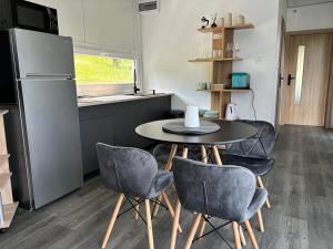 rishko resort - Lake View - Private Sauna - free Parking - 24hr Self chceck-in