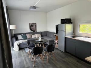 rishko resort - Lake View - Private Sauna - free Parking - 24hr Self chceck-in