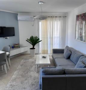 Lungo Marenewly furnished 2+2 apartment