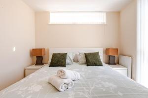 Comfortable 3-Storey House with Free Car Parking