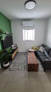 Boutique apartment in Afula Netflix, balcony, free parking