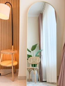 Dubai Marina Promenade 1BR Apartment with Pool near JBR