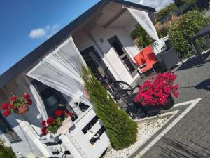 Domki LA MER USTKA z własnymi ogródkami- Balia z jacuzzi ,sauna ,rowery, klimatyzacja
