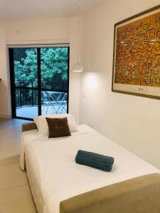 Caminhe p a Praia de Copa, vista p montanha, com piscina e sauna