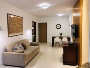 Ao lado do Reveillon de Copacabana, com vista p montanha, piscina e sauna