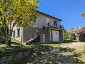Maisons de vacances Les Ouches : Maison 3 Chambres