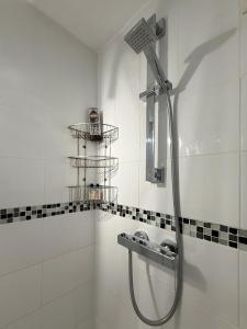 The Riverview Retro Apartment in Fulham