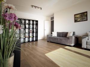 The Riverview Retro Apartment in Fulham