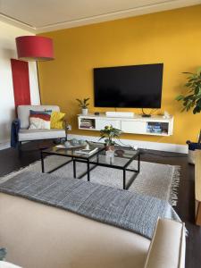 A Modern Paradise by The Seaside