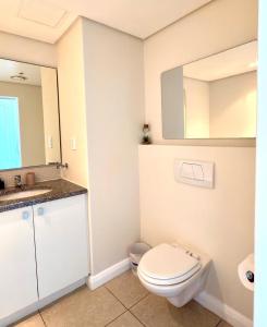 Beautiful 2 Bedroom Apartment with Ocean Views, Bloubergstrand