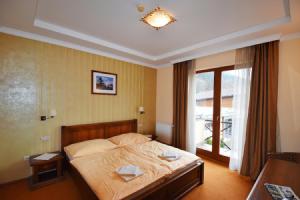 Deluxe Double Room room in Country Saloon Belá
