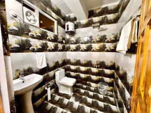 SHARMA HOTEL CHAIL iNN