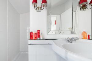 Modern Provençal Village House of 1300 Square Feet