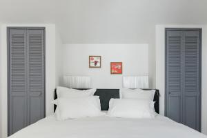 Modern Provençal Village House of 1300 Square Feet