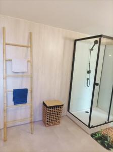 Maisons de vacances Le refuge de la source : photos des chambres