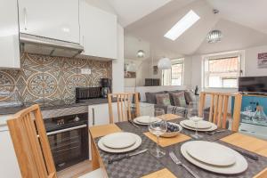 Principe Real 2 bedrooms 2 bathrooms, AIR-CON, Wi-Fi, 3rd floor