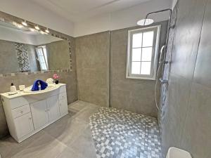 Villa Esmeralda junto al mar