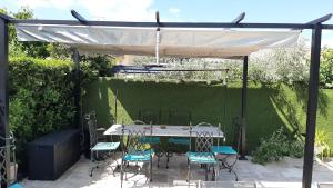 Eclats du Sud, villa les Cigales avec piscine, proche Cassis, meublé de tourisme 3 étoiles