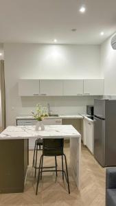 T2 luxe 100m Port 2Toulon Clim Wifi fibre SmartTV