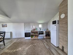 Peaceful 2BR Apt with Ultra-Fast WiFi