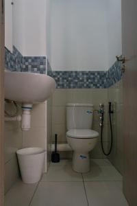 Beautiful 2 bdr flat with pool view & free parking