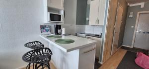 Comfortable studio close to Oulu center, free parking