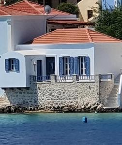 Halki Sea Breeze - a waterfront villa