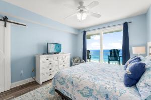 Stunning Ocean Views! Resort Beach Condo! Sleeps 8! by Dolce Vita Getaways PCB