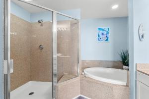 Stunning Ocean Views! Resort Beach Condo! Sleeps 8! by Dolce Vita Getaways PCB