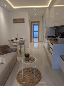 Marina Baie des Anges, Sublime Studio rénové