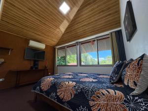 Peregrine Nest Puerto Jimenez