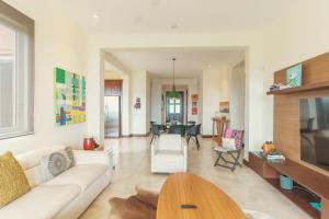 CR Luxury Altavista 2B 3 Bdrm