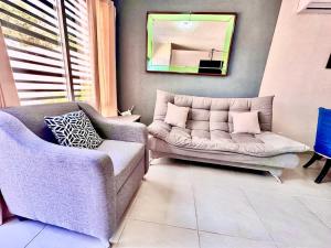 Private jacuzzi and pool 2 level house