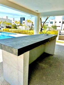 Private jacuzzi and pool 2 level house