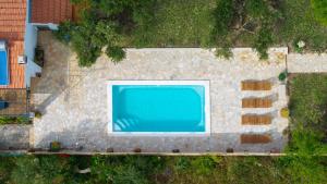 Excellent villa! Private forest and pool,near sea