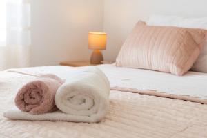 Mary - Apartment with private pool & garden